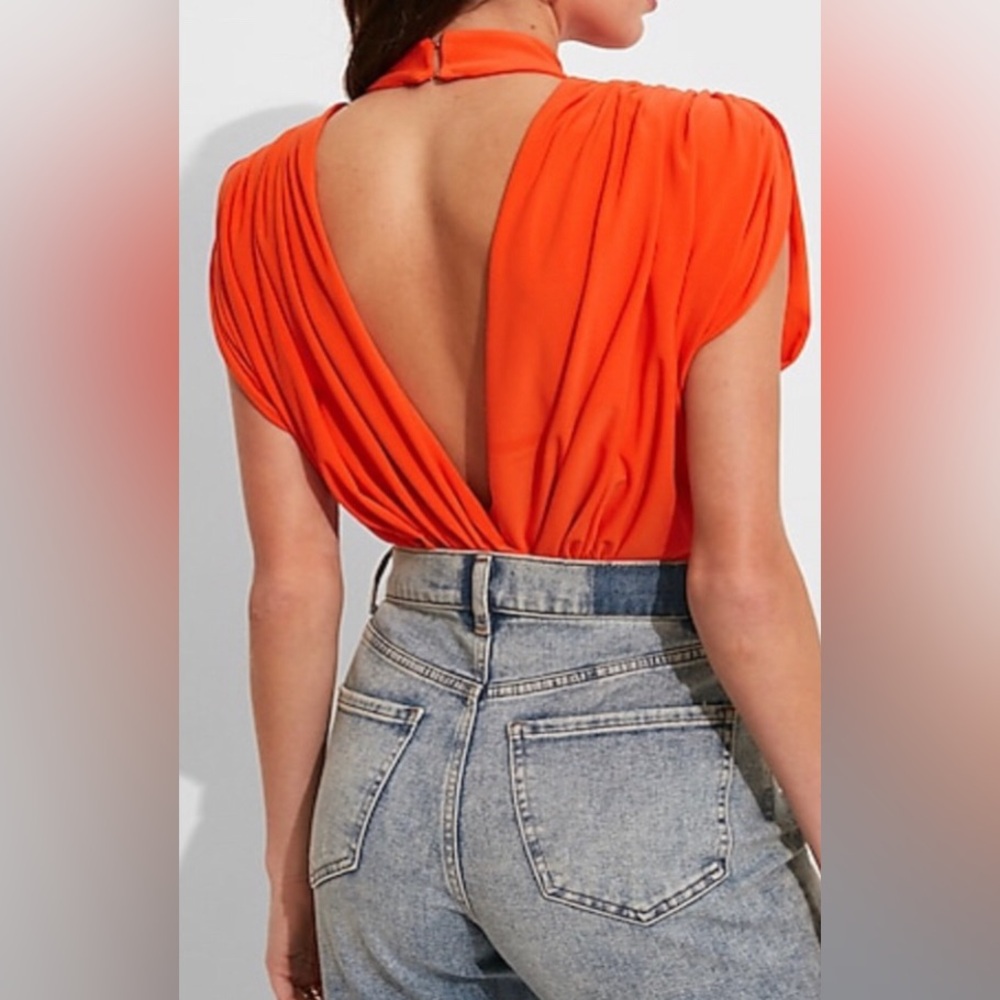 EXPRESS draped mock neck, open back thong cut bodysuit top. NEW RE $60+ XS